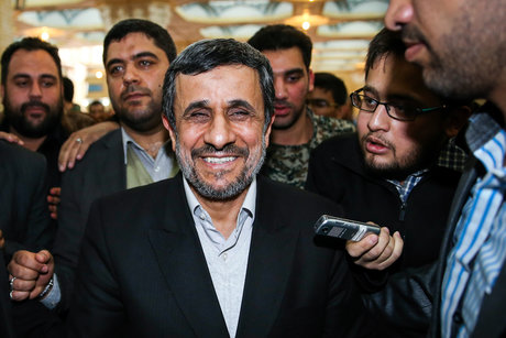 حضور احمدی‌نژاد در مرقد امام (ره)